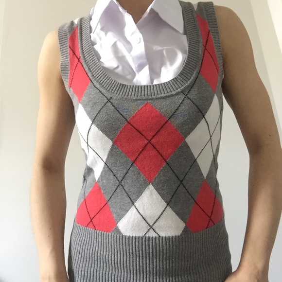 Smart Set Gray Coral Argyle Vest - Picture 1 of 7